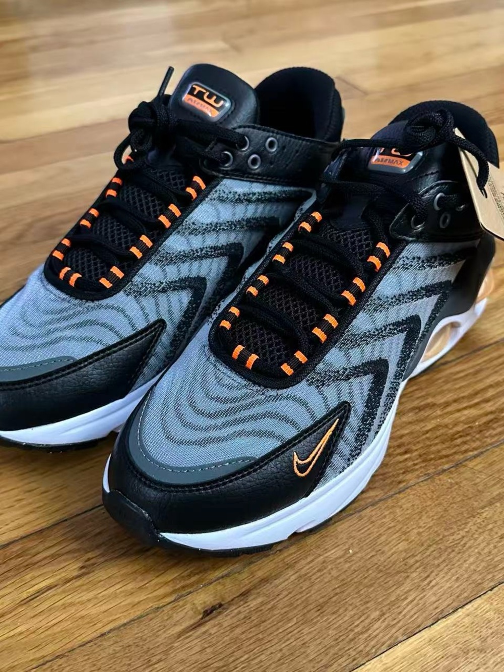 Nike Air Max TW NN Black Total Orange Men's Size 9 FQ2437 001 NEW